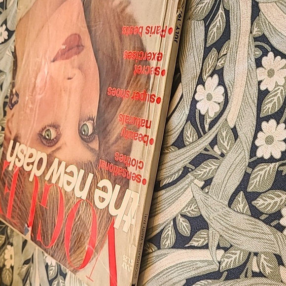 Vintage Vogue Magazine July 1976 - Picture 2 of 3